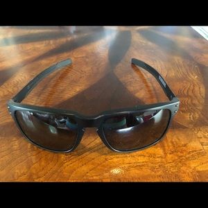 Oakley men’s sunglasses